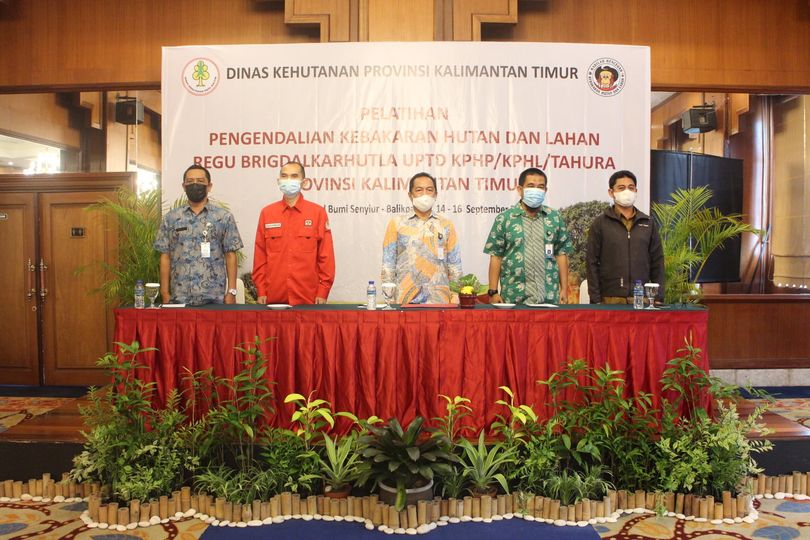 https://dishutkaltim.com/public/admin/images/gambar_berita/1632551864_242311929_598058524685334_3897417344243417287_n.jpg