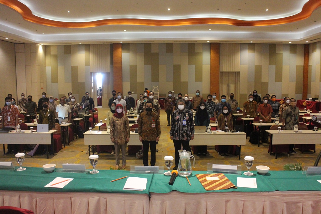 https://dishutkaltim.com/public/admin/images/gambar_berita/1646182728_IMG_9356.JPG
