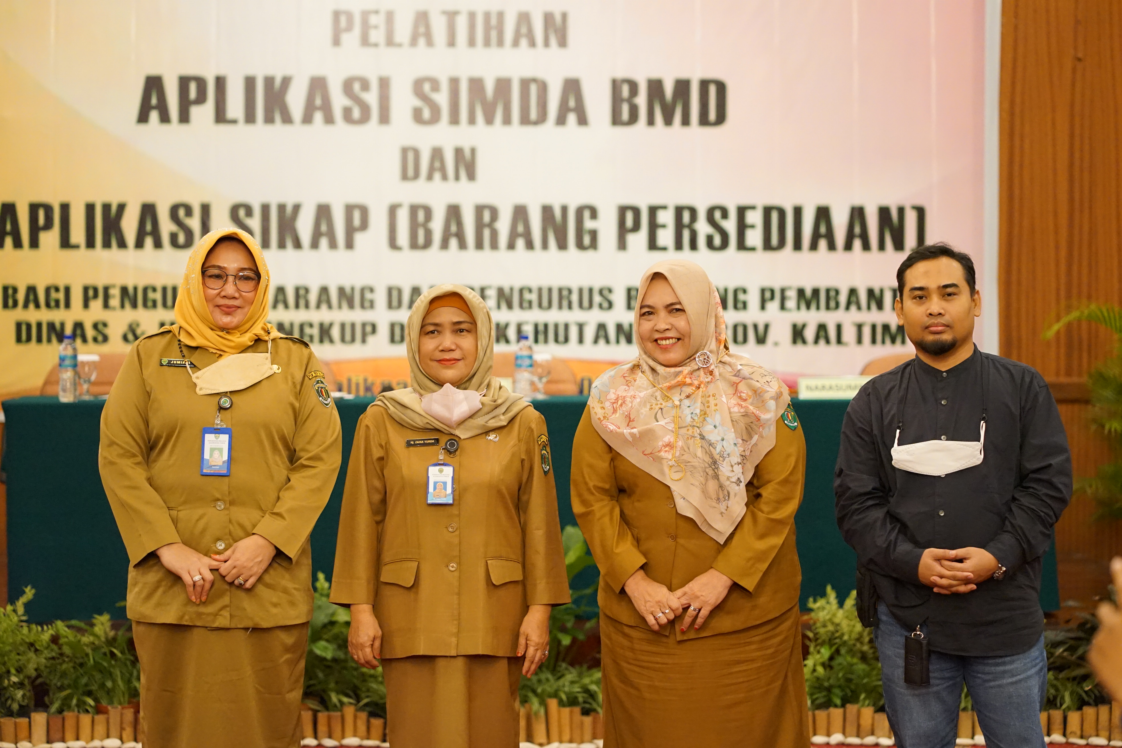 https://dishutkaltim.com/public/admin/images/gambar_berita/1653272253_DSC00043.JPG