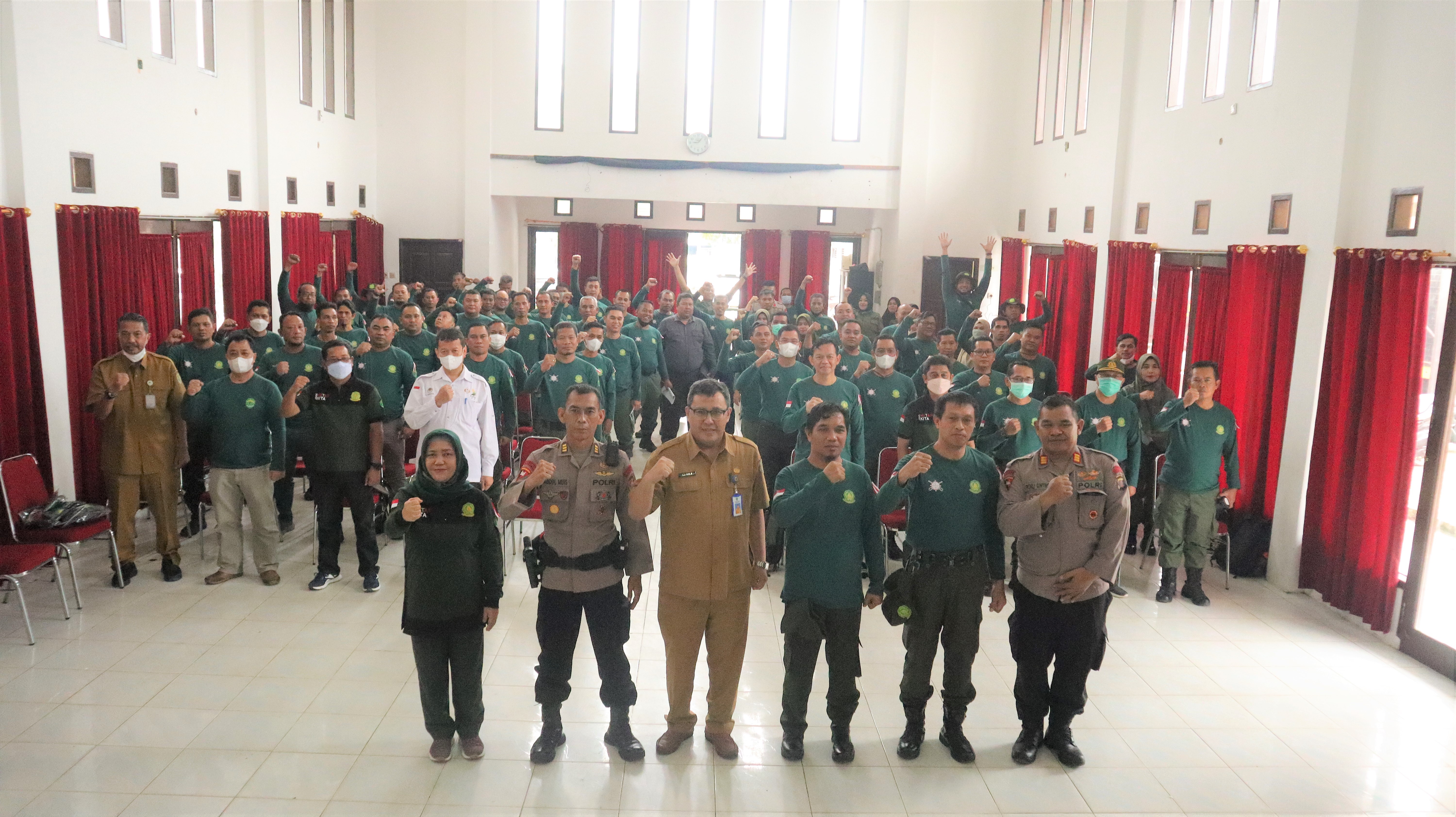 https://dishutkaltim.com/public/admin/images/gambar_berita/1660175300_IMG_1298.JPG