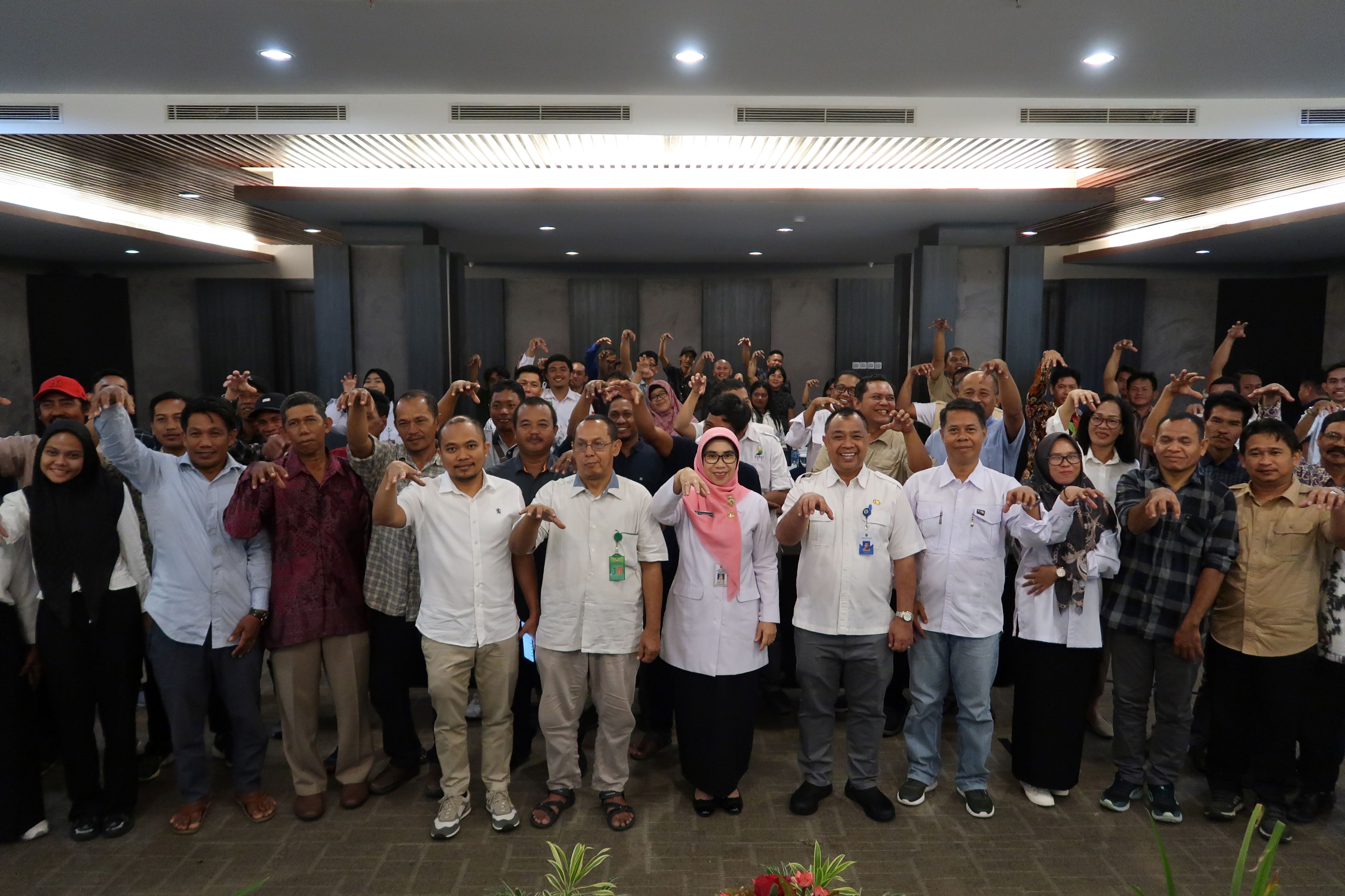 https://dishutkaltim.com/public/admin/images/gambar_berita/1694683003_IMG_5398.JPG