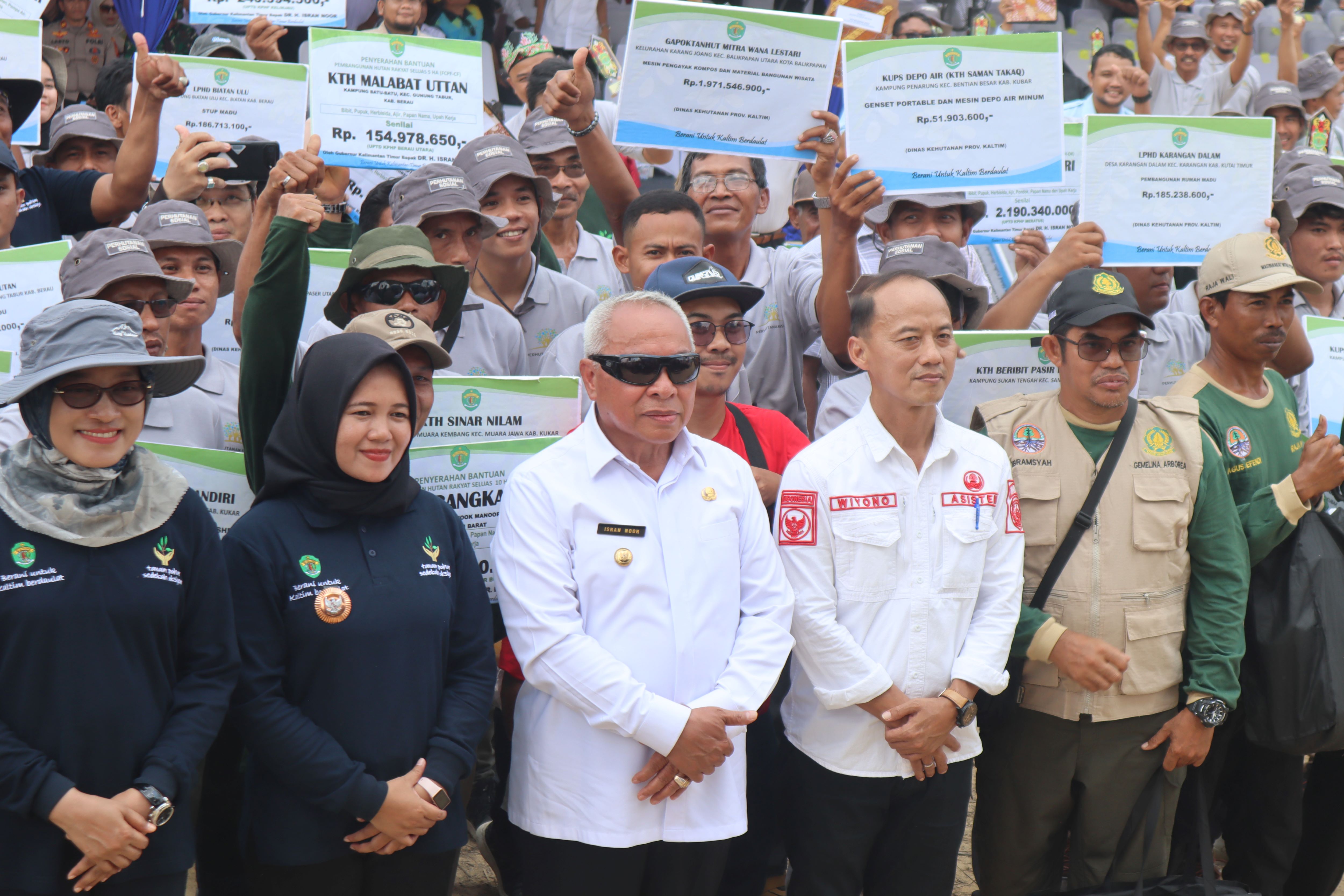 https://dishutkaltim.com/public/admin/images/gambar_berita/1695866232_IMG_7546.jpg