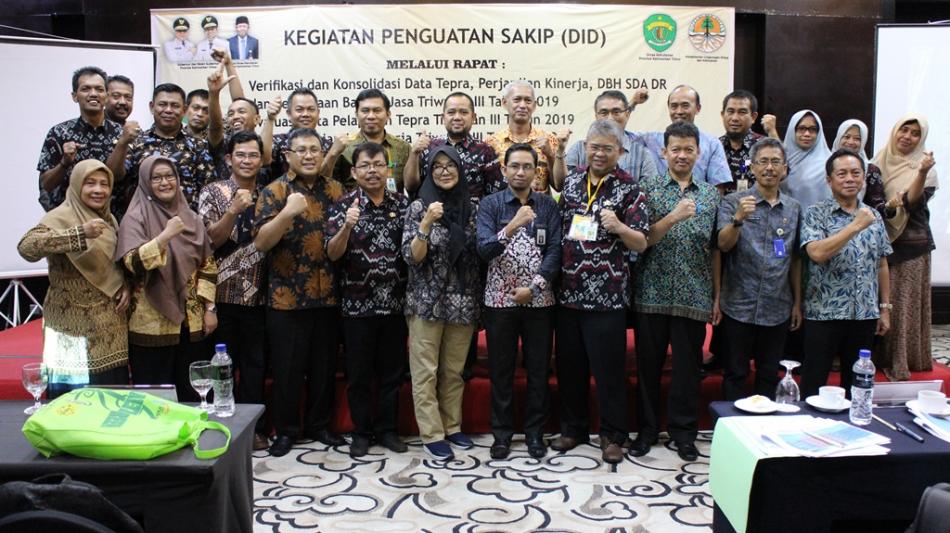 https://dishutkaltim.com/public/admin/images/gambar_berita/27IMG_4928.JPG