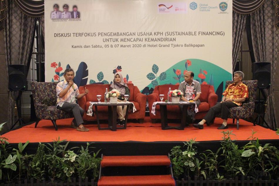 https://dishutkaltim.com/public/admin/images/gambar_berita/6IMG_6506.JPG