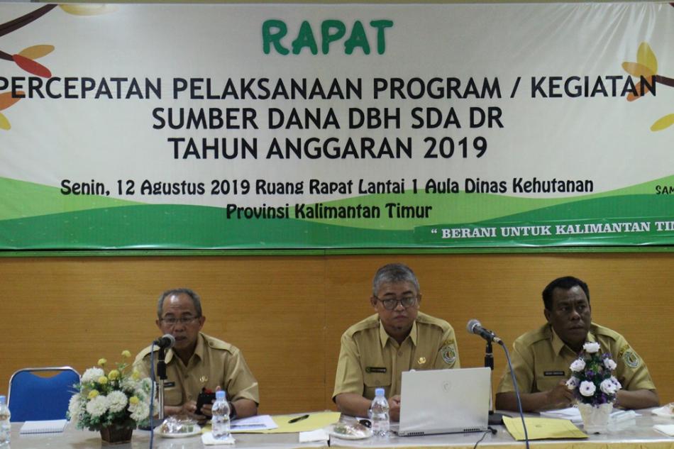 https://dishutkaltim.com/public/admin/images/gambar_berita/72IMG_3556.JPG