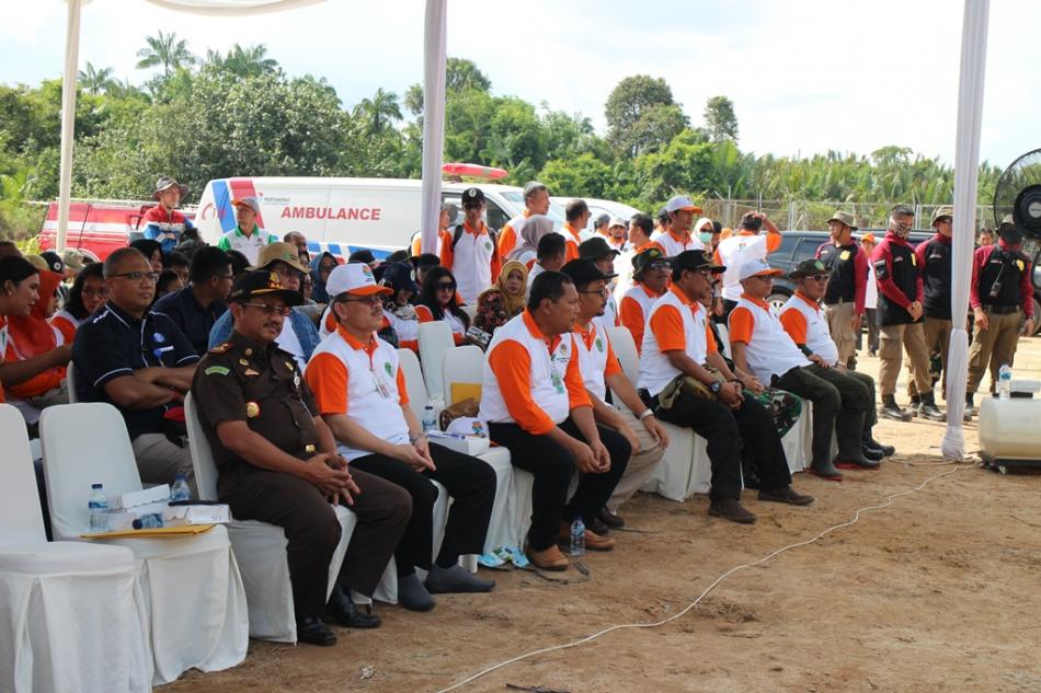https://dishutkaltim.com/public/admin/images/gambar_berita/79IMG_5606.JPG